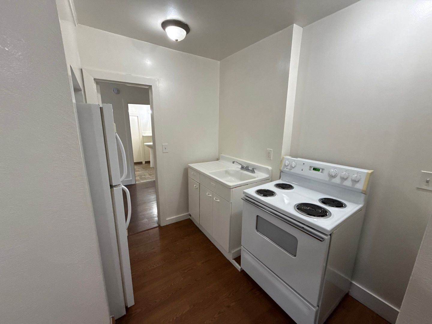 $895 First 3 Months, NE Salem 1 Bed, 1 Bath, Apartment, Close to Downtown, AVAILABLE NOW! property image