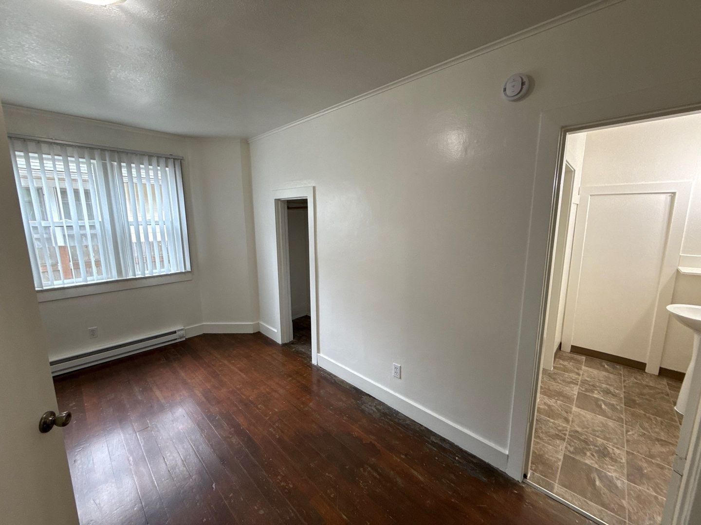 $895 First 3 Months, NE Salem 1 Bed, 1 Bath, Apartment, Close to Downtown, AVAILABLE NOW! property image