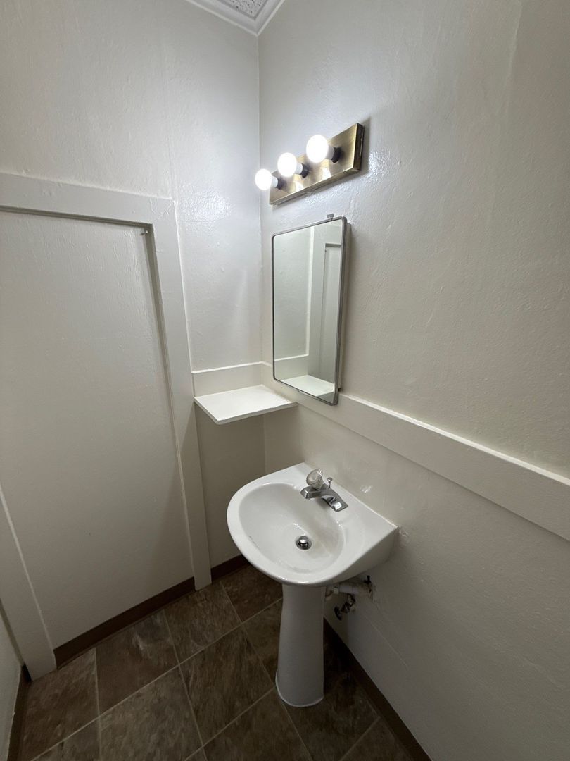 $895 First 3 Months, NE Salem 1 Bed, 1 Bath, Apartment, Close to Downtown, AVAILABLE NOW! property image