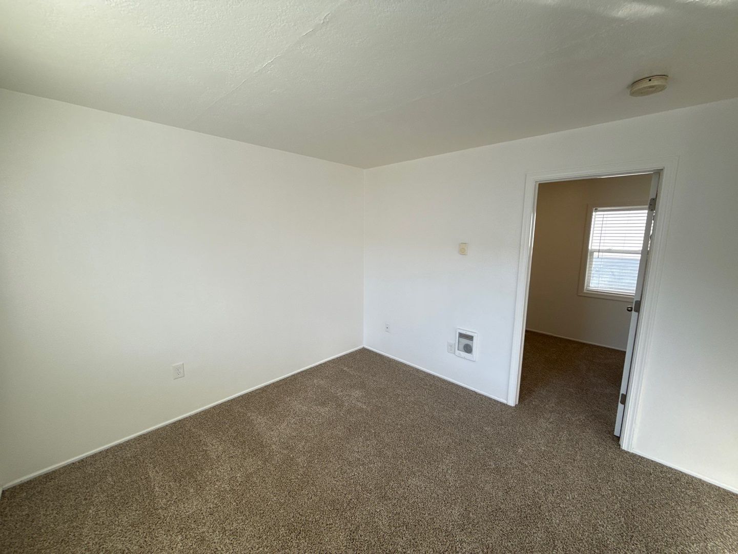 $925 First 3 Months, SE Salem, 1 Bed 1 Bath, Apartment Complex, AVAILABLE NOW! property image