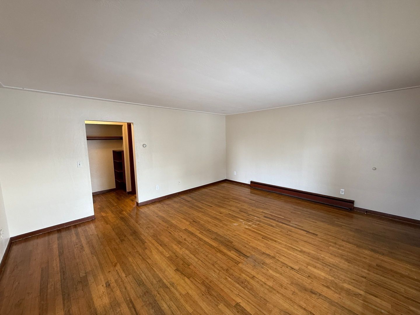 First 2 Months Just $500 Per/Month – NE Salem 2 Bed, 1 Bath, 2nd Floor Apartment, AVAILABLE NOW! property image