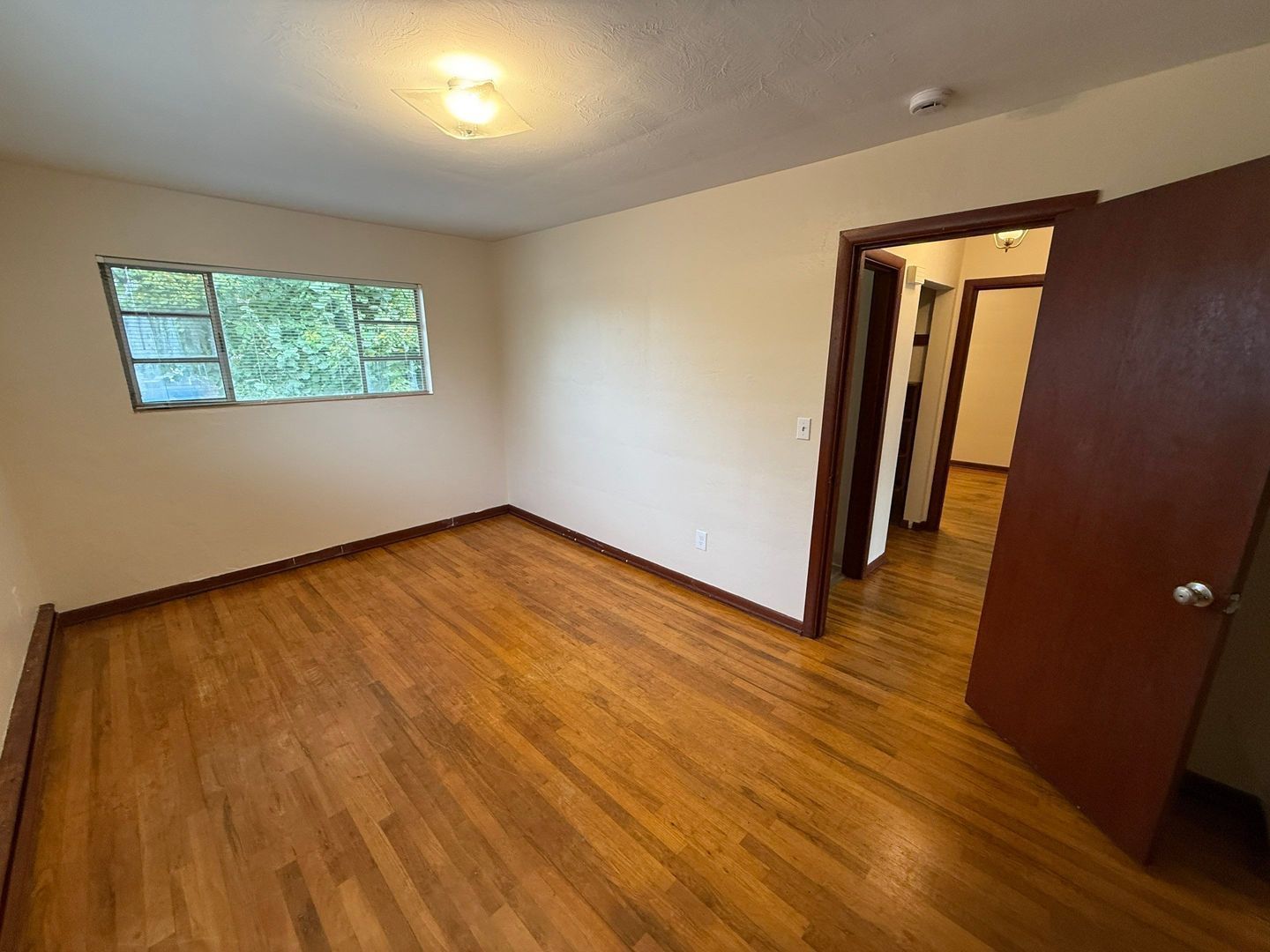 First 2 Months Just $500 Per/Month – NE Salem 2 Bed, 1 Bath, 2nd Floor Apartment, AVAILABLE NOW! property image
