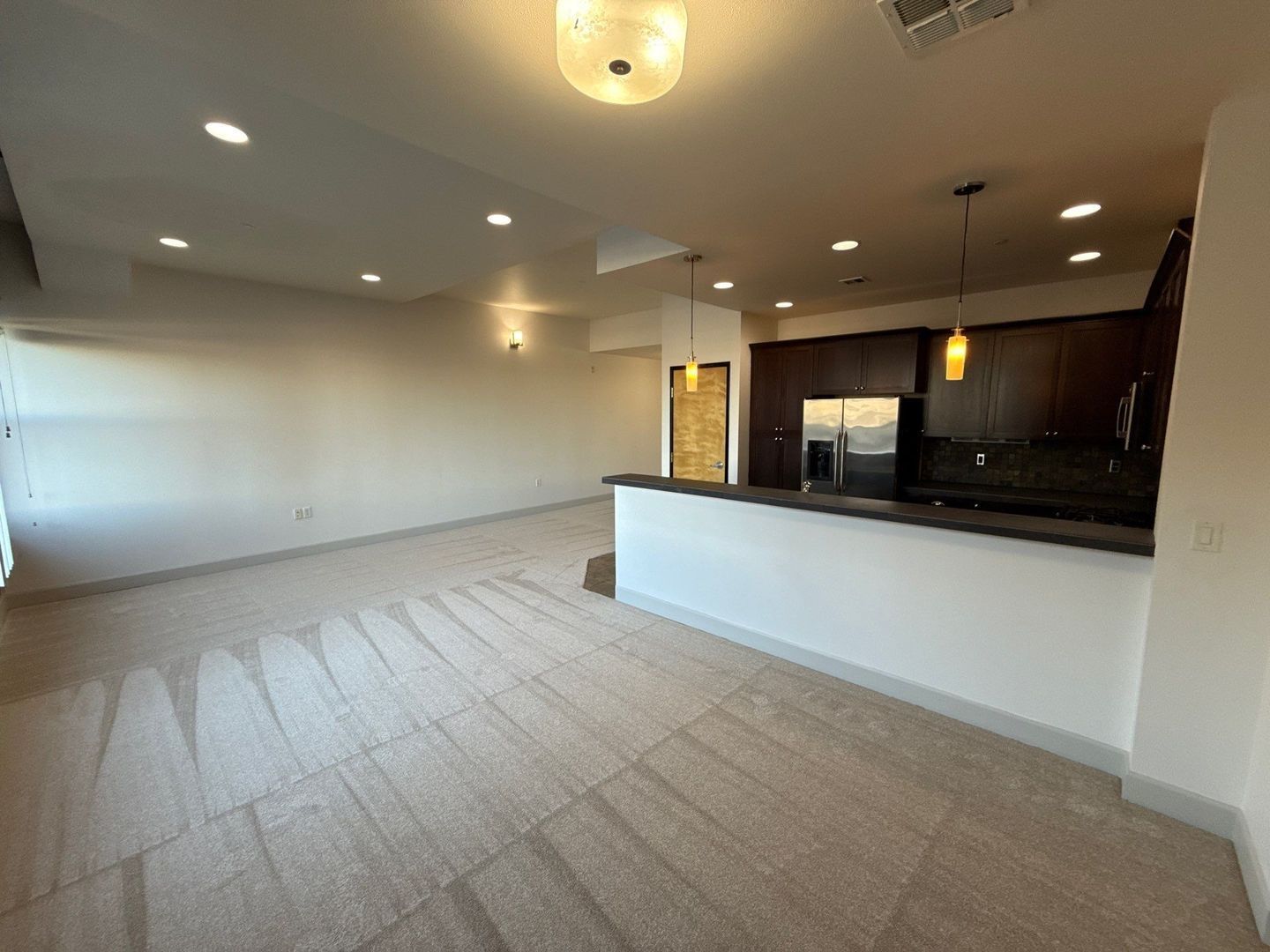 $1,445 First 3 Months Downtown Salem, Alcove Studio, 1 Bath, w/Washer & Dryer in Unit, CALL TO SCHEDULE A VIEWING, AVAILABLE NOW! property image