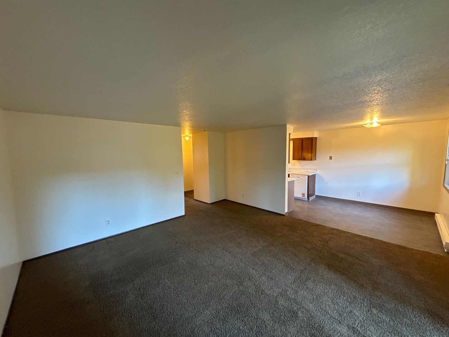 $1,095 First 3 Months, NE Salem 2 Bed 1 Bath 2nd Floor Apartment, W/S/G Paid, AVAILABLE NOW! property image
