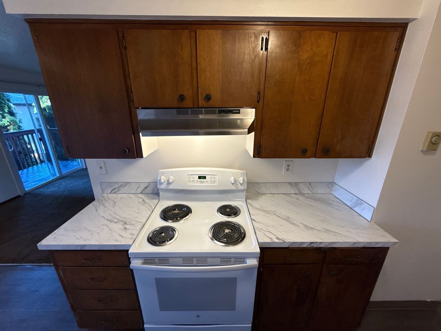 $1,095 First 3 Months, NE Salem 2 Bed 1 Bath 2nd Floor Apartment, W/S/G Paid, AVAILABLE NOW! property image