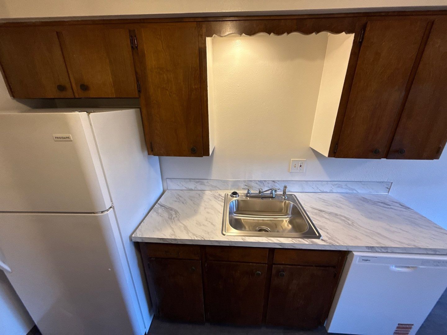 $1,095 First 3 Months, NE Salem 2 Bed 1 Bath 2nd Floor Apartment, W/S/G Paid, AVAILABLE NOW! property image