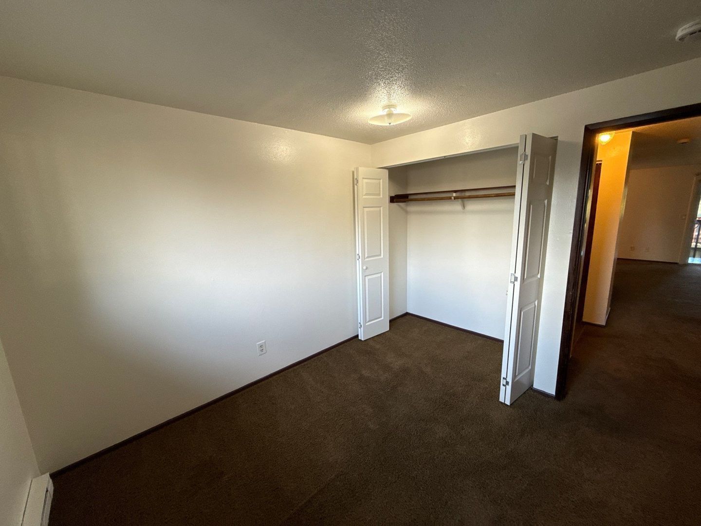 $1,095 First 3 Months, NE Salem 2 Bed 1 Bath 2nd Floor Apartment, W/S/G Paid, AVAILABLE NOW! property image