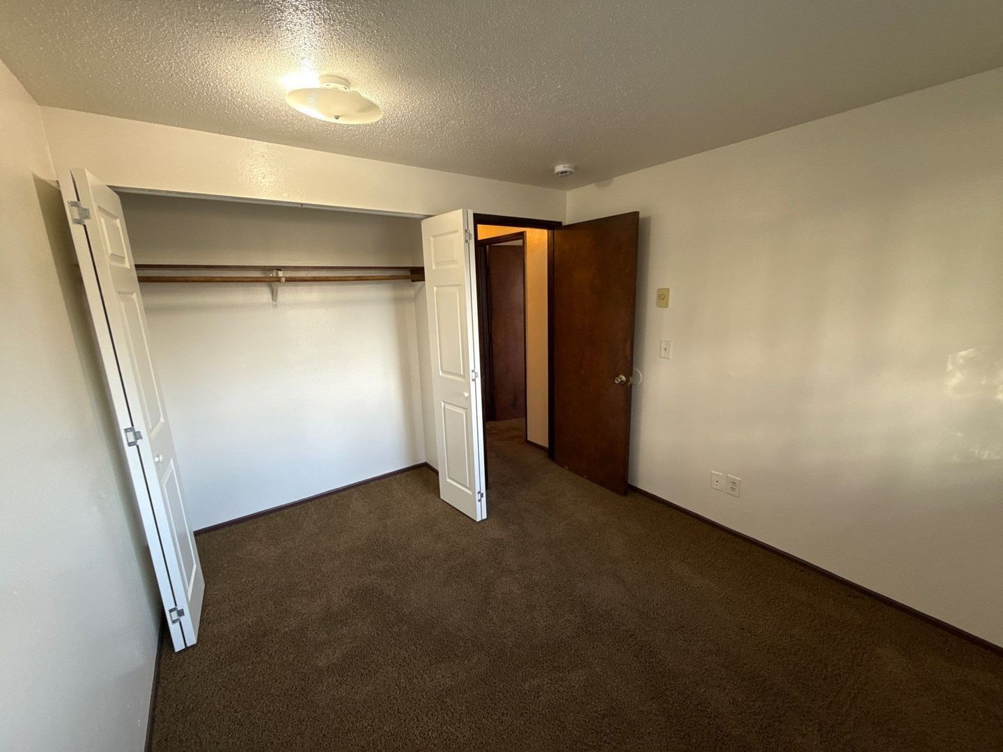 $1,095 First 3 Months, NE Salem 2 Bed 1 Bath 2nd Floor Apartment, W/S/G Paid, AVAILABLE NOW! property image