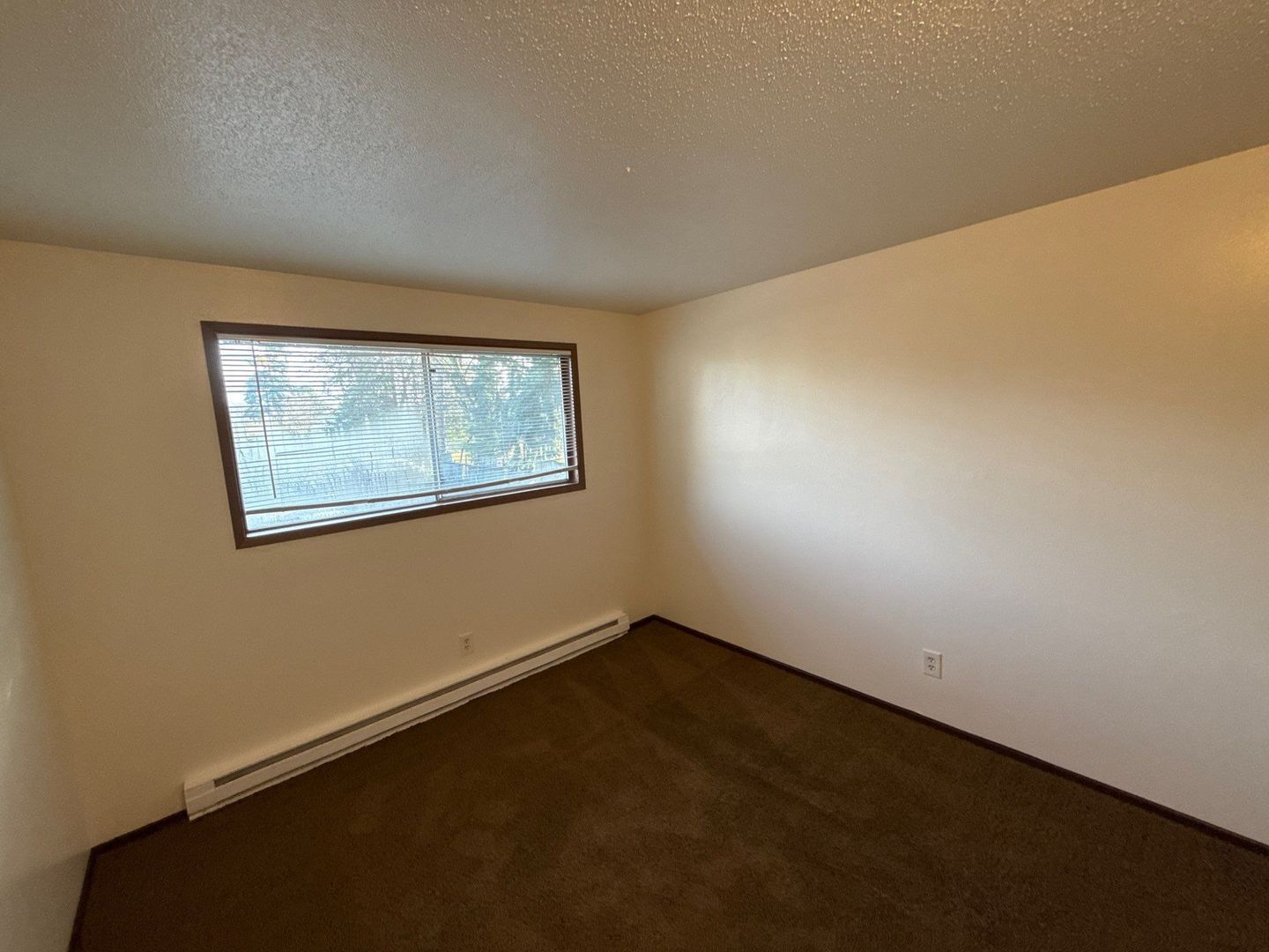 $1,095 First 3 Months, NE Salem 2 Bed 1 Bath 2nd Floor Apartment, W/S/G Paid, AVAILABLE NOW! property image