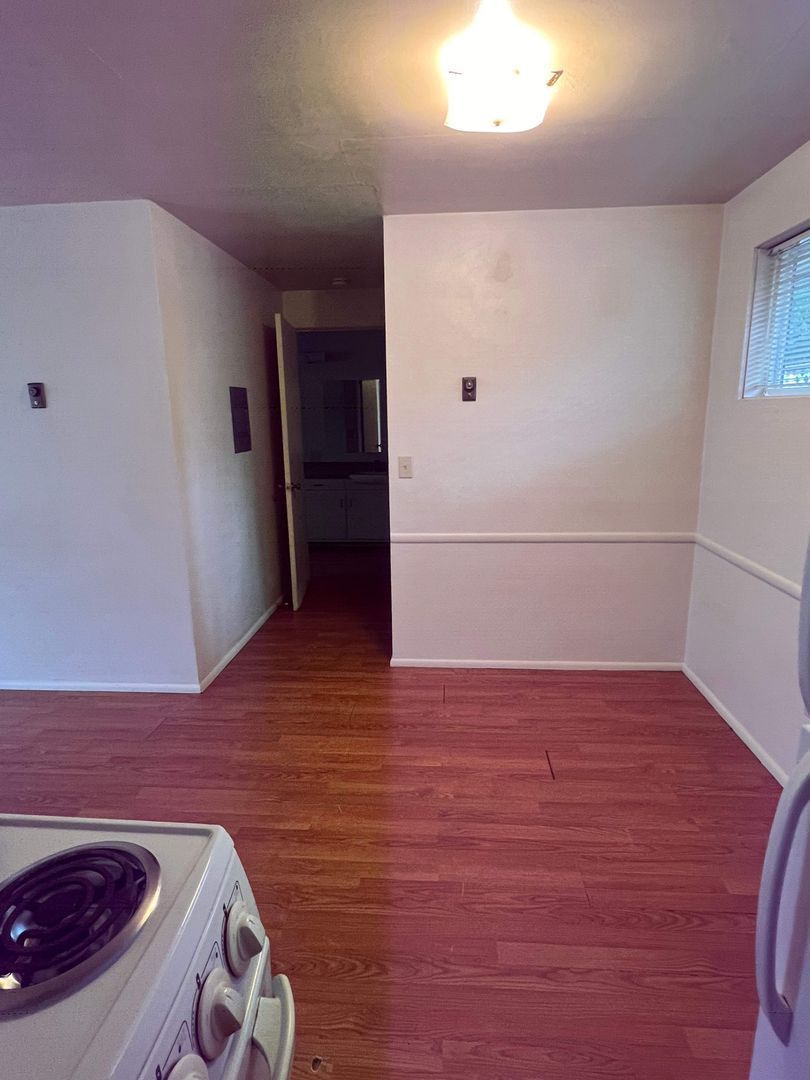 Beautiful Eugene 1 Bed, 1 Bath, Multiplex, AVAILABLE NOW! property image