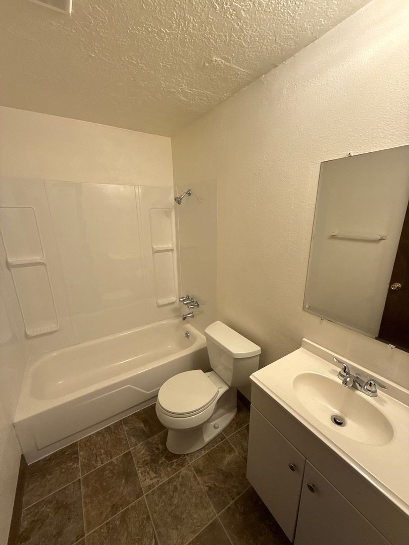 $1,095 First 3 Months, SE Salem 2 Bed 1 Bath, 1st Floor Apartment, Pet's are Welcome | COMING SOON! property image