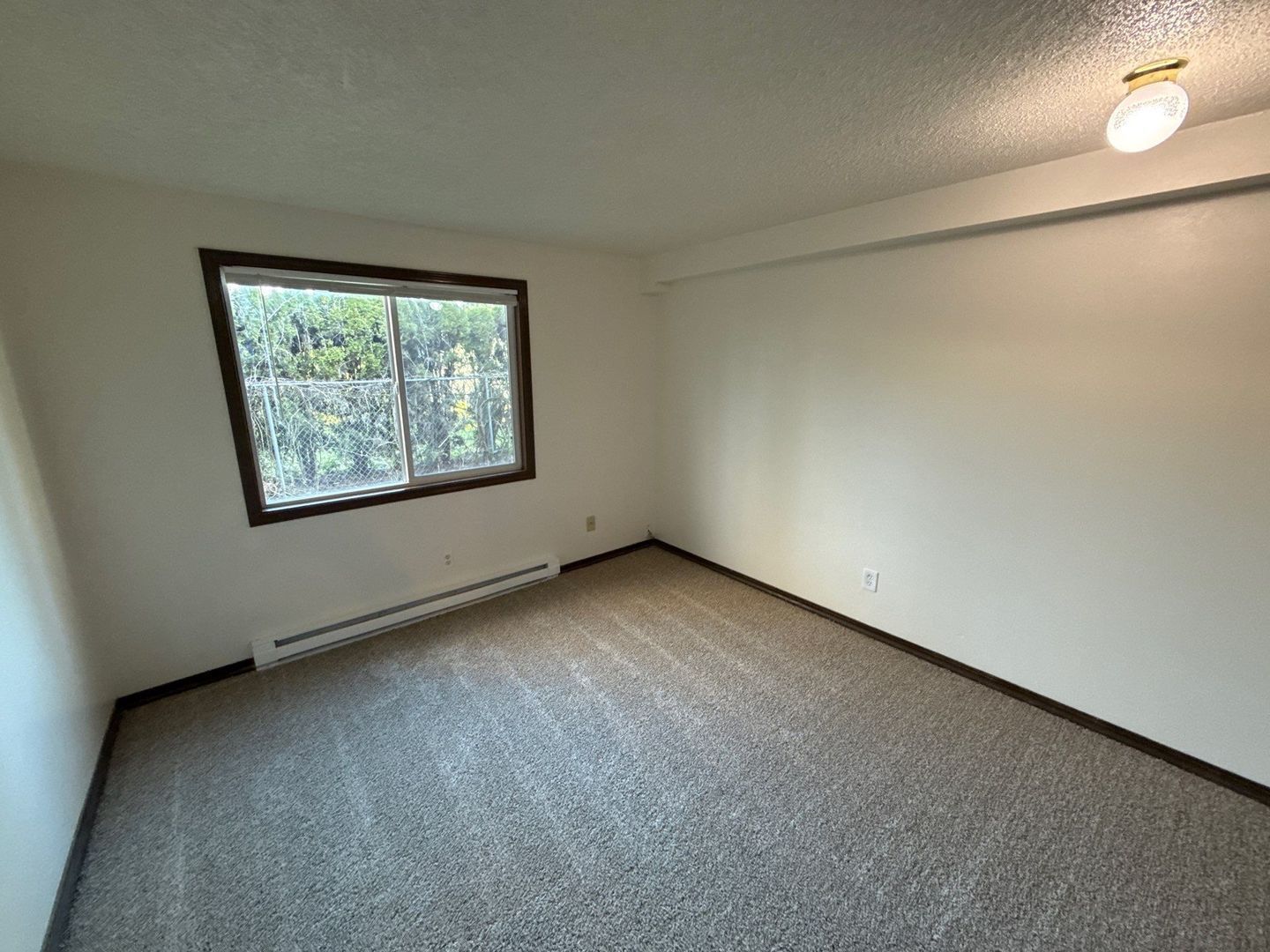$1,095 First 3 Months, SE Salem 2 Bed 1 Bath, 1st Floor Apartment, Pet's are Welcome | COMING SOON! property image