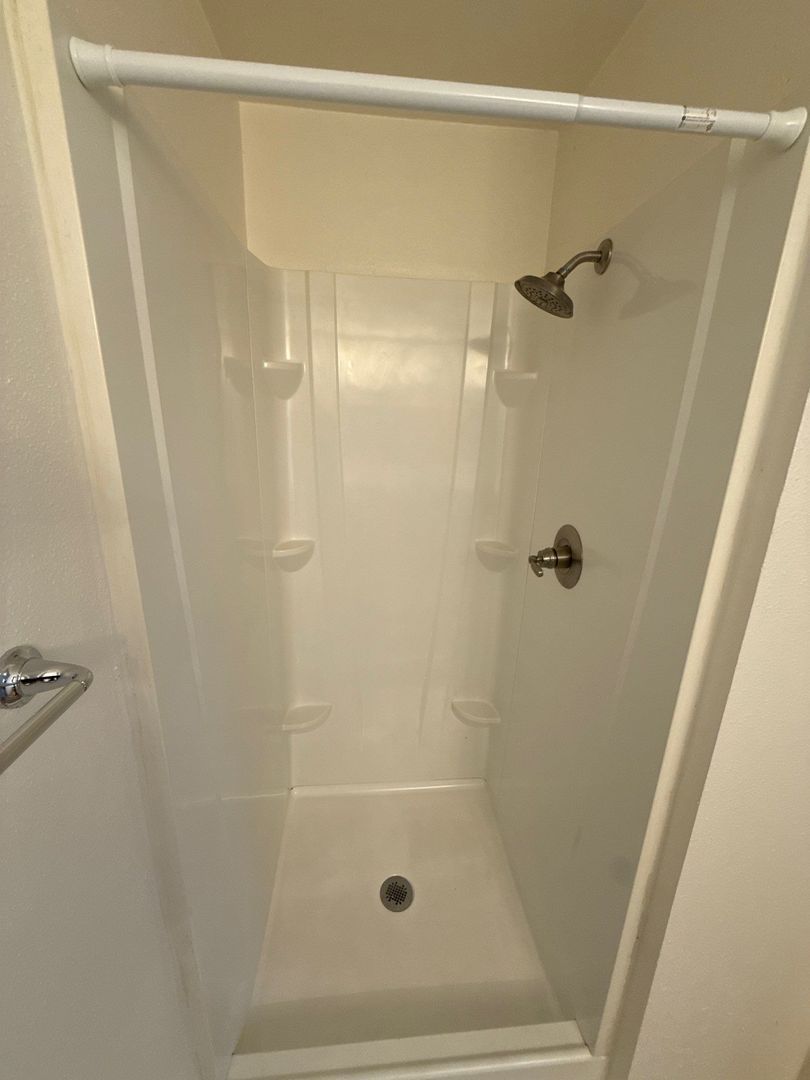 $895 First 3 Months, NE Salem FULLY REMODLED STUDIO, 1 Bath Apartment, W/S/G Paid, AVAILABLE NOW! property image