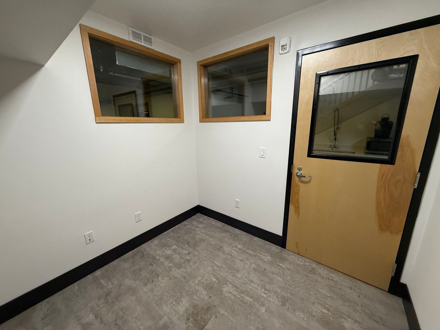 Office Space for Rent, Basement Unit, Lease Terms Negotiable, AVAILABLE NOW! property image