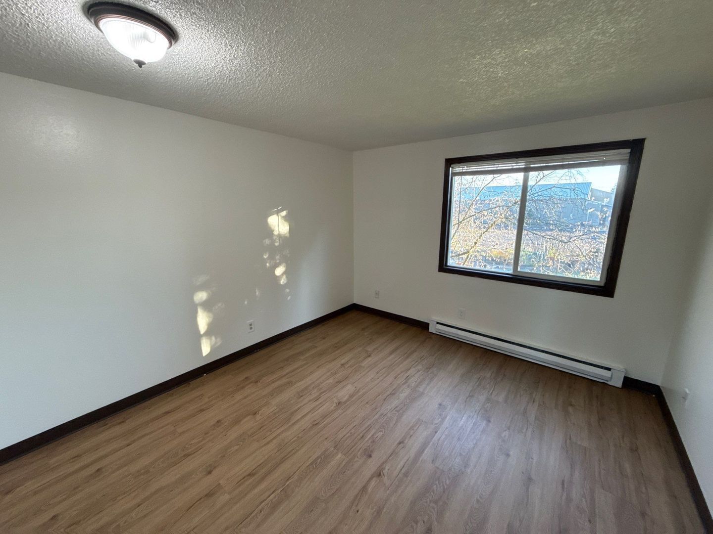 $1095 First 3 Months, SE Salem 2 Bed 1 Bath, 2nd Floor Apartment, Pet's are Welcome | AVAILABLE NOW! property image