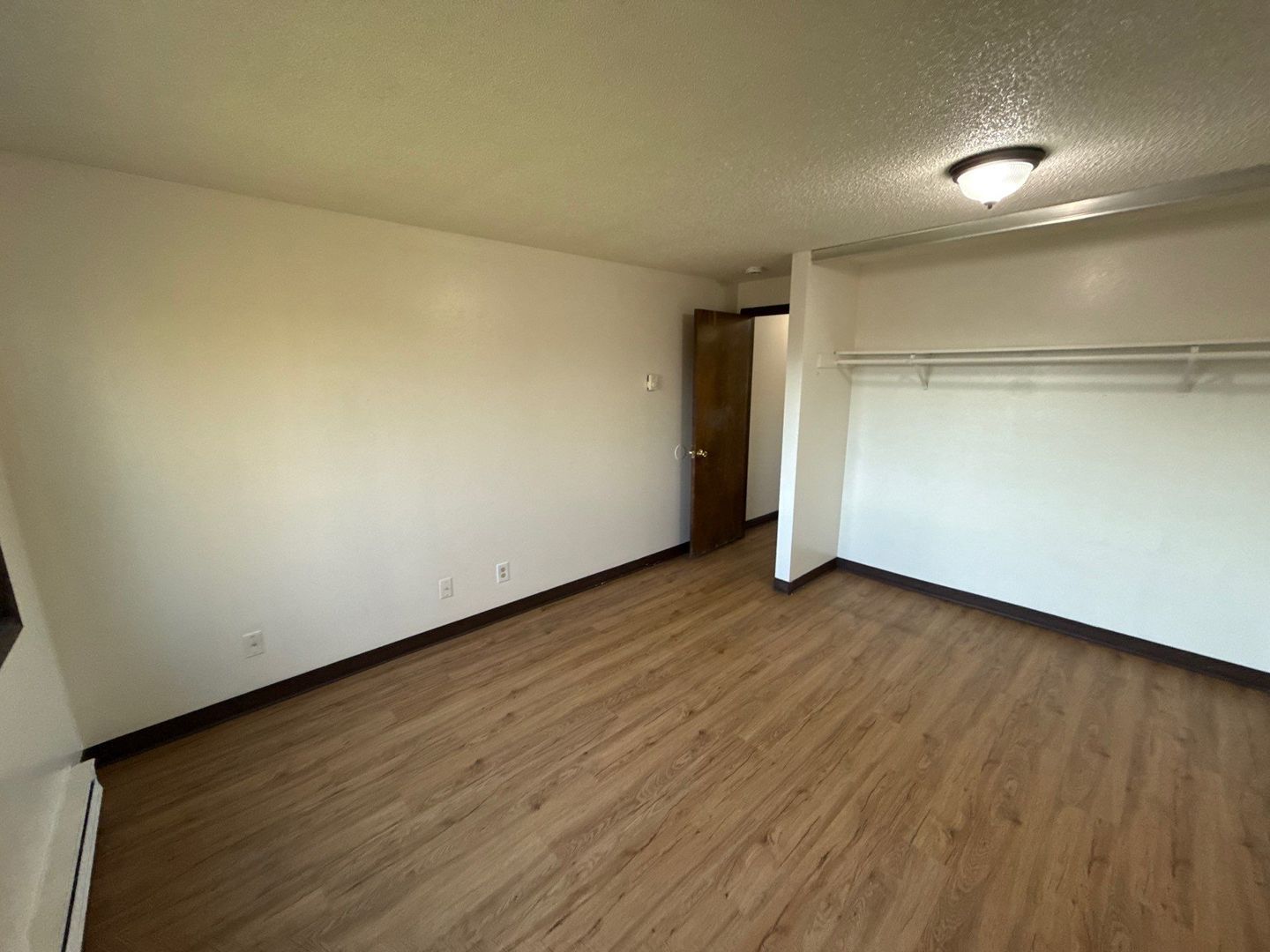 $1095 First 3 Months, SE Salem 2 Bed 1 Bath, 2nd Floor Apartment, Pet's are Welcome | AVAILABLE NOW! property image