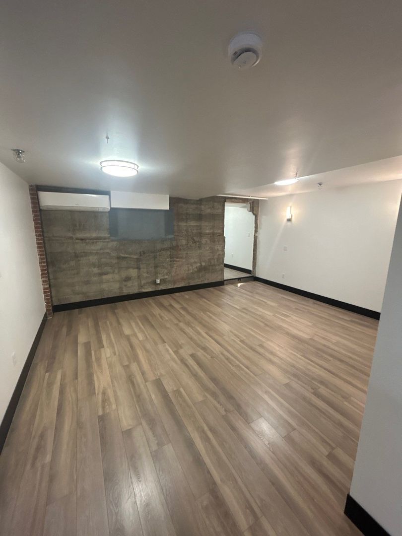 $1,245 First 3 Months, Downtown Salem, Studio 1 Bath, CONDO, w/Washer & Dryer in Unit, CALL TO SCHEDULE A VIEWING, AVAILABLE NOW! property image