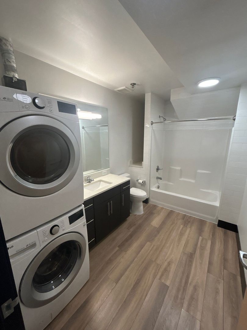 $1,245 First 3 Months, Downtown Salem, Studio 1 Bath, CONDO, w/Washer & Dryer in Unit, CALL TO SCHEDULE A VIEWING, AVAILABLE NOW! property image