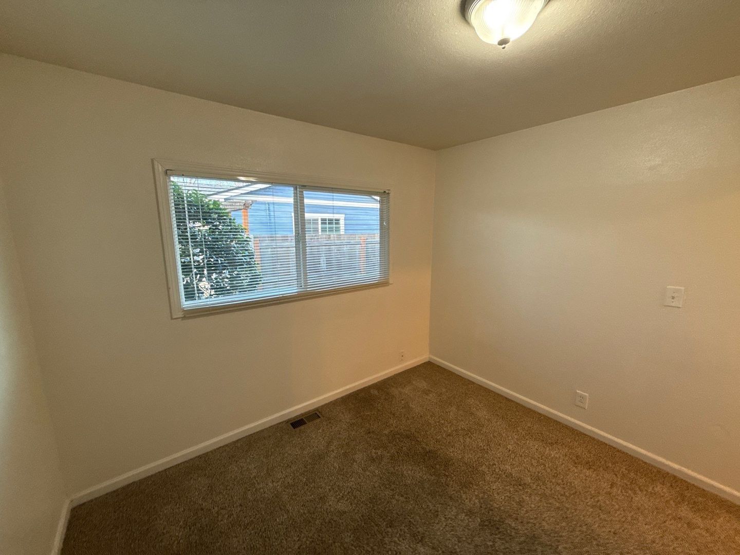 Beautiful Corvallis 4 Bed 1 Bath Single Family Home, AVAILABLE NOW! property image