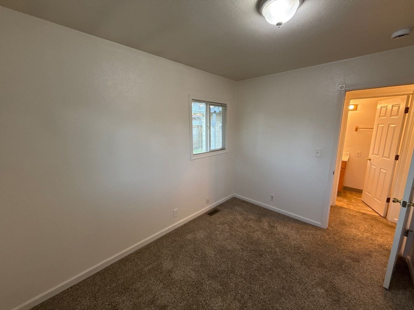 Beautiful Corvallis 4 Bed 1 Bath Single Family Home, AVAILABLE NOW! property image