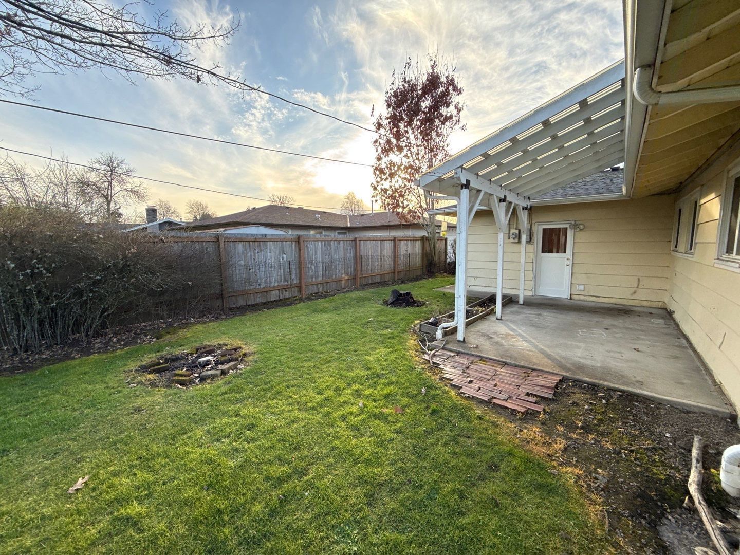 Beautiful Corvallis 4 Bed 1 Bath Single Family Home, AVAILABLE NOW! property image