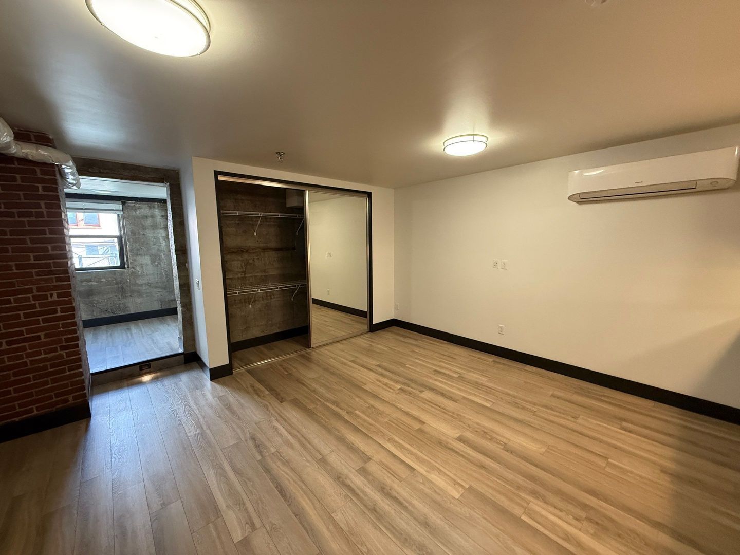 $1,245 First 3 Months, Downtown Salem, Studio 1 Bath, CONDO, w/Washer & Dryer in Unit, CALL TO SCHEDULE A VIEWING, AVAILABLE NOW! property image