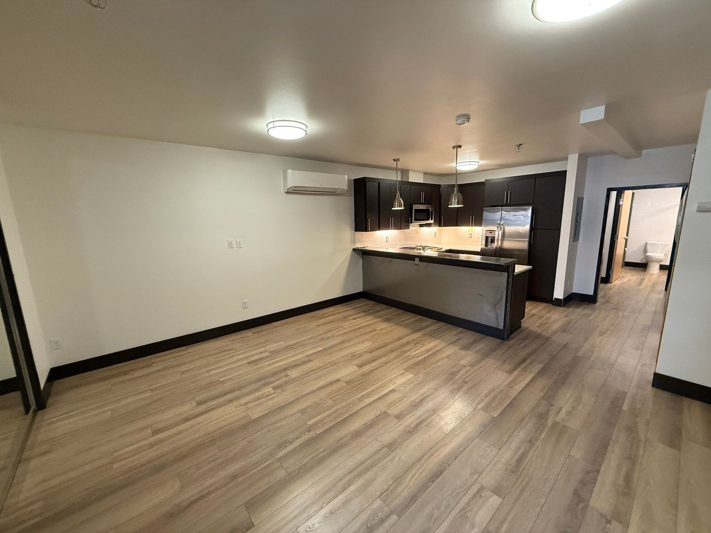 $1,245 First 3 Months, Downtown Salem, Studio 1 Bath, CONDO, w/Washer & Dryer in Unit, CALL TO SCHEDULE A VIEWING, AVAILABLE NOW! property image