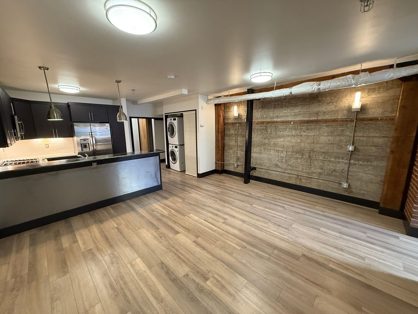 $1,245 First 3 Months, Downtown Salem, Studio 1 Bath, CONDO, w/Washer & Dryer in Unit, CALL TO SCHEDULE A VIEWING, AVAILABLE NOW! property image