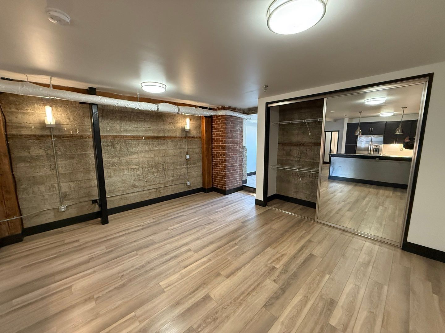 $1,245 First 3 Months, Downtown Salem, Studio 1 Bath, CONDO, w/Washer & Dryer in Unit, CALL TO SCHEDULE A VIEWING, AVAILABLE NOW! property image