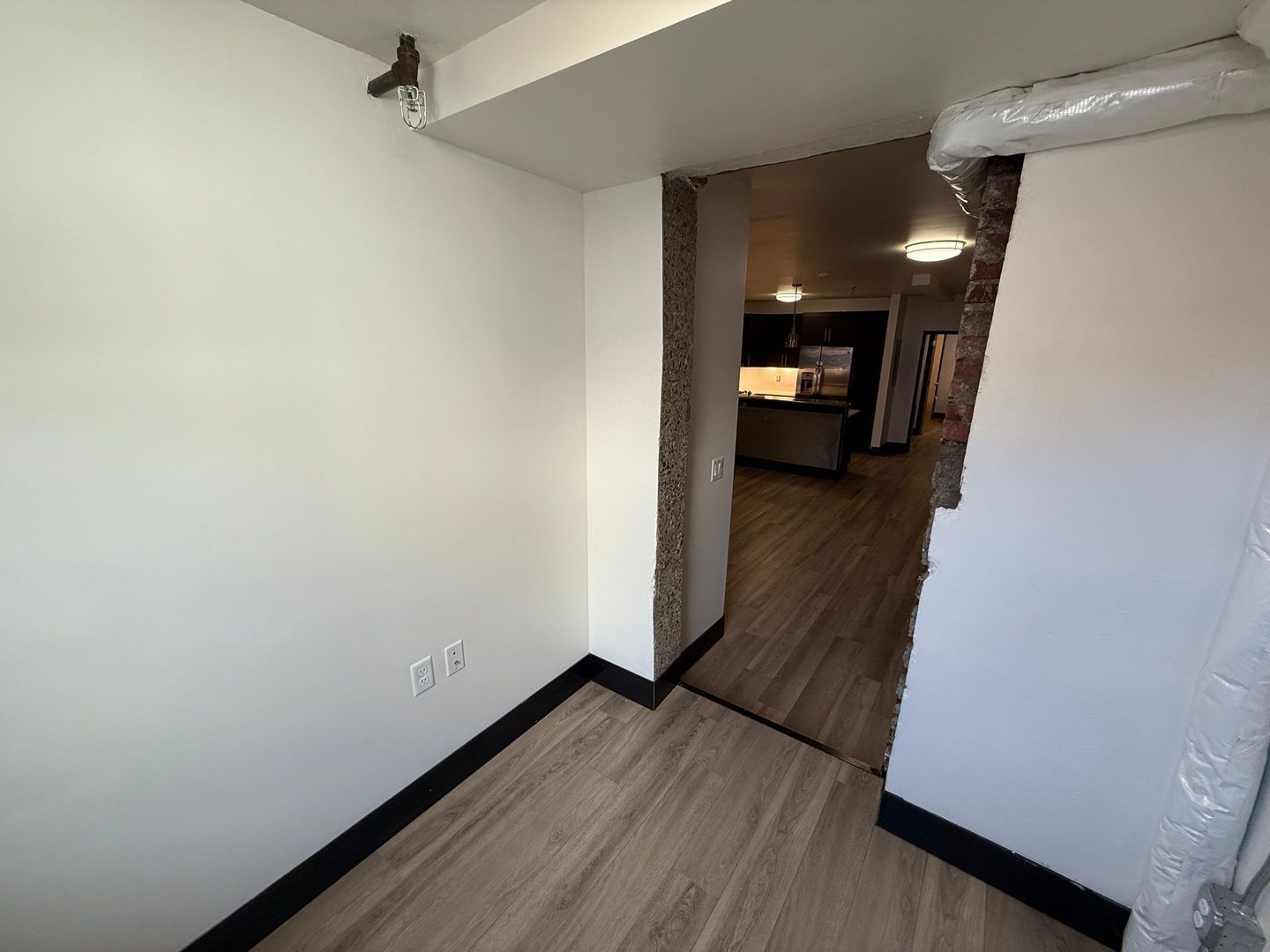 $1,245 First 3 Months, Downtown Salem, Studio 1 Bath, CONDO, w/Washer & Dryer in Unit, CALL TO SCHEDULE A VIEWING, AVAILABLE NOW! property image