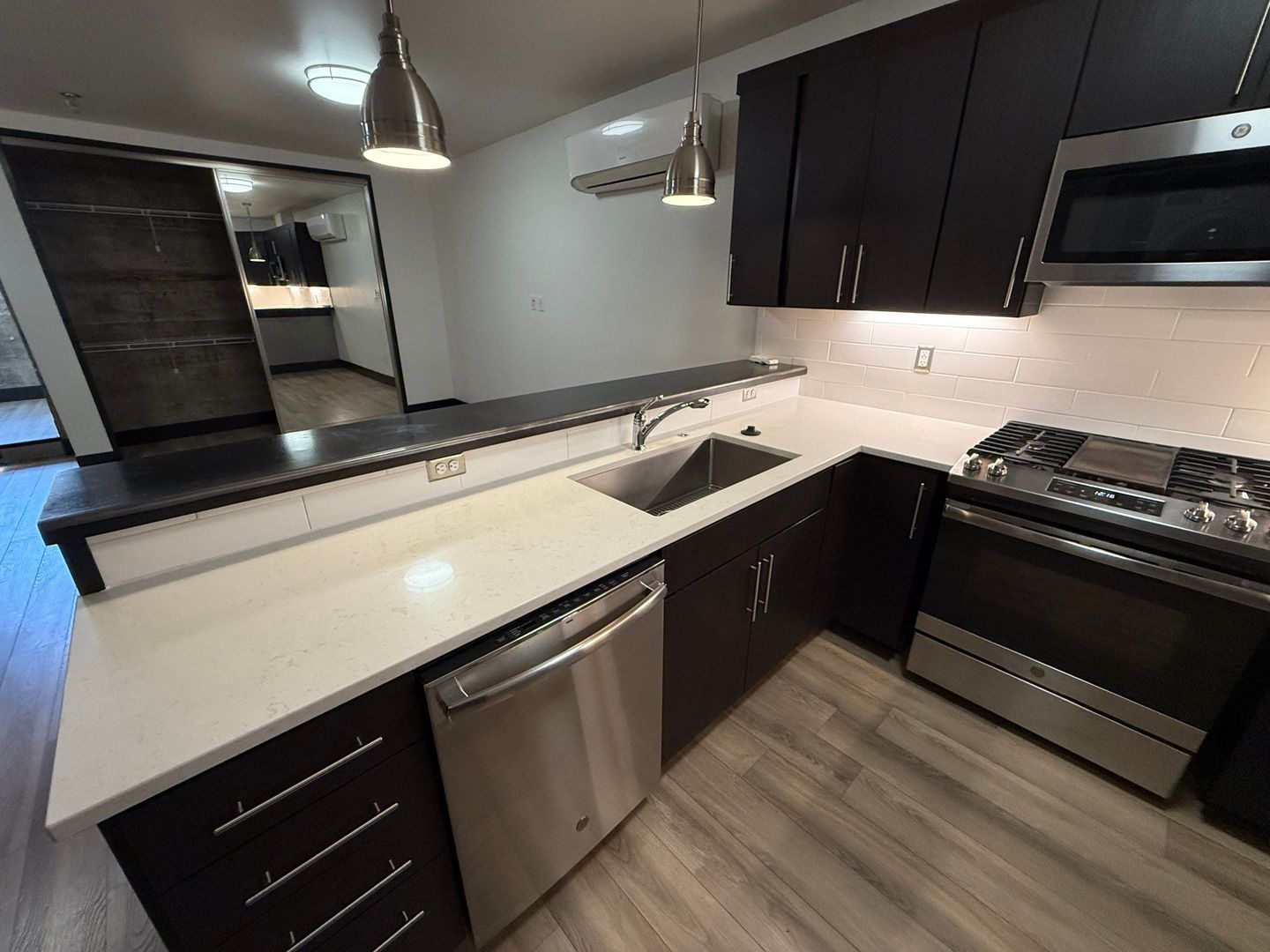 $1,245 First 3 Months, Downtown Salem, Studio 1 Bath, CONDO, w/Washer & Dryer in Unit, CALL TO SCHEDULE A VIEWING, AVAILABLE NOW! property image