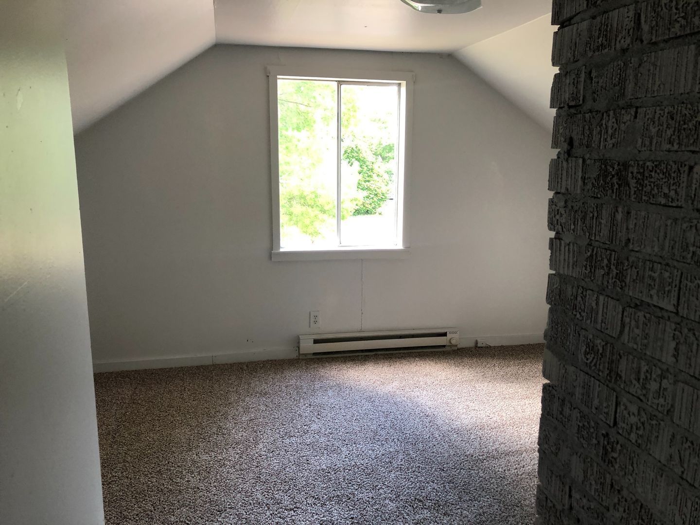 Eugene 4 Bed, 1 Bath, Single Family Home, Available NOW! property image