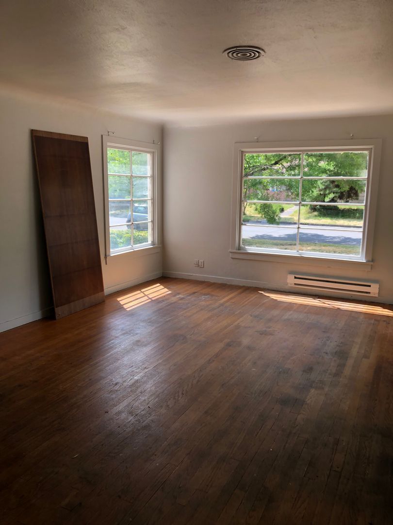 Eugene 4 Bed, 1 Bath, Single Family Home, Available NOW! property image