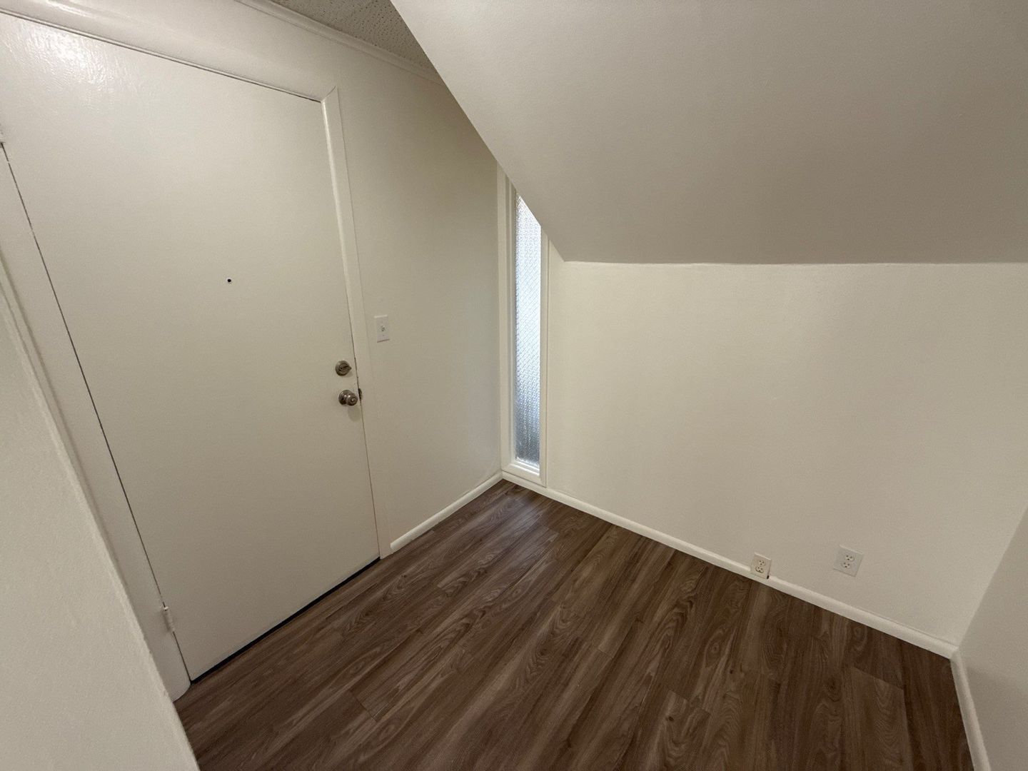 NE Salem Studio, 1 Bath, Apartment, Close to Downtown,  AVAILABLE NOW! property image
