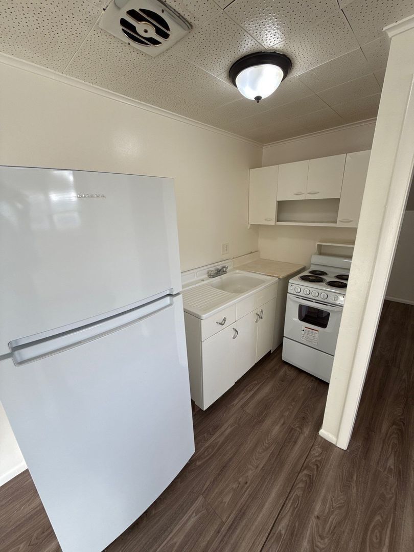 NE Salem Studio, 1 Bath, Apartment, Close to Downtown,  AVAILABLE NOW! property image