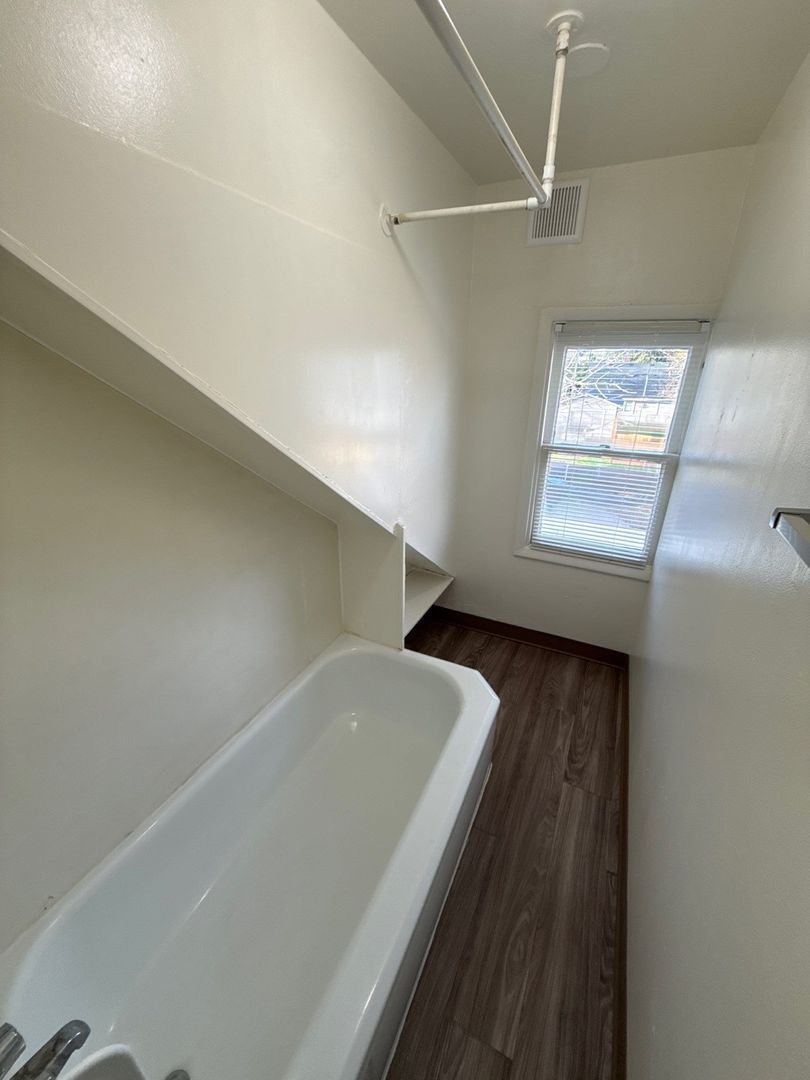 NE Salem Studio, 1 Bath, Apartment, Close to Downtown,  AVAILABLE NOW! property image