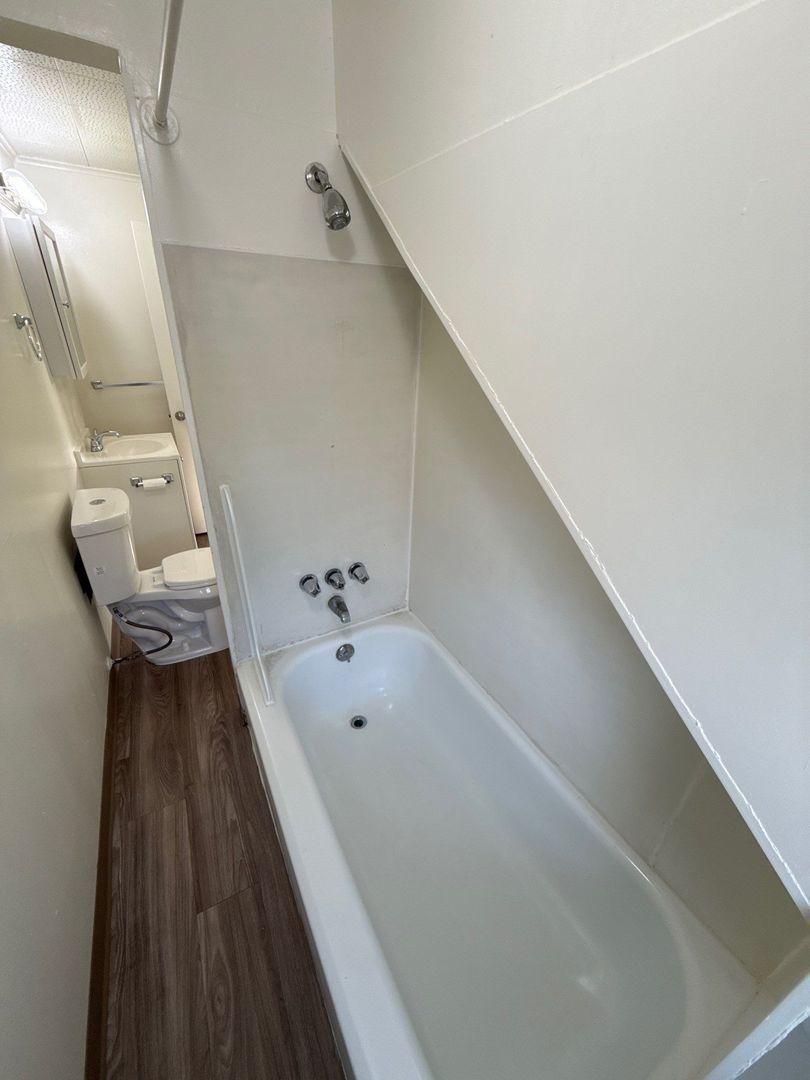 NE Salem Studio, 1 Bath, Apartment, Close to Downtown,  AVAILABLE NOW! property image