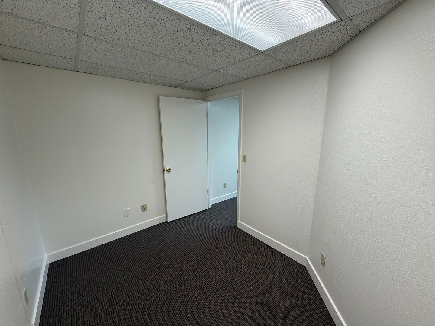 Office Space for Rent, Lease Terms Negotiable, AVAILABLE NOW! property image