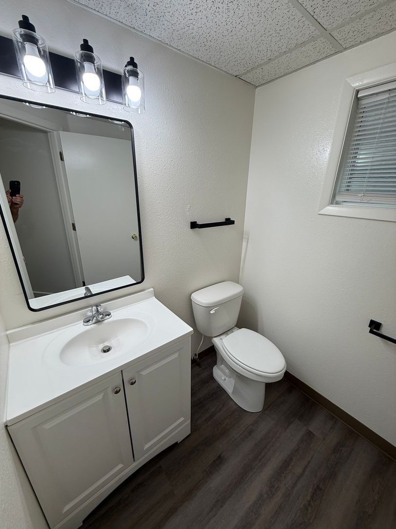 Office Space for Rent, Lease Terms Negotiable, AVAILABLE NOW! property image