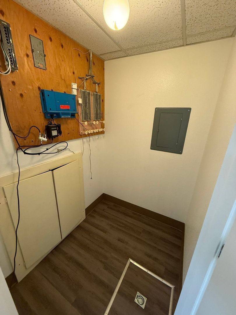 Office Space for Rent, Lease Terms Negotiable, AVAILABLE NOW! property image