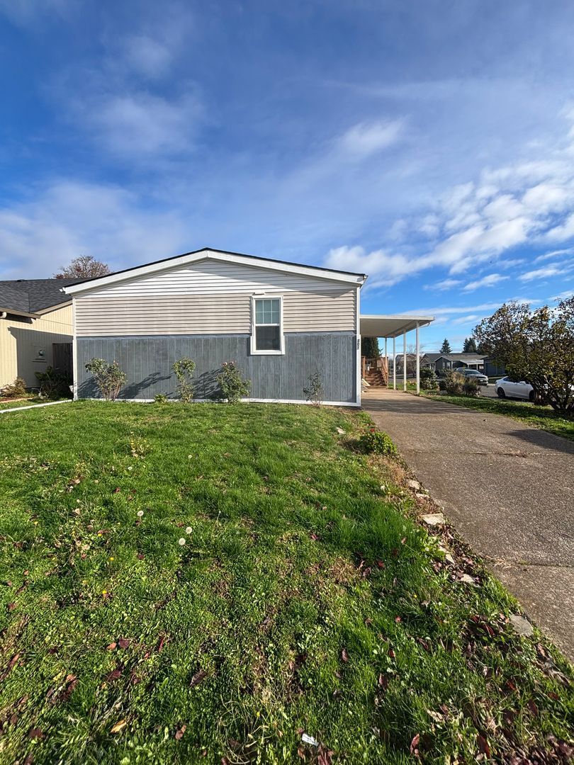 Fully upgraded and remodeled. AVAILABLE NOW! property image