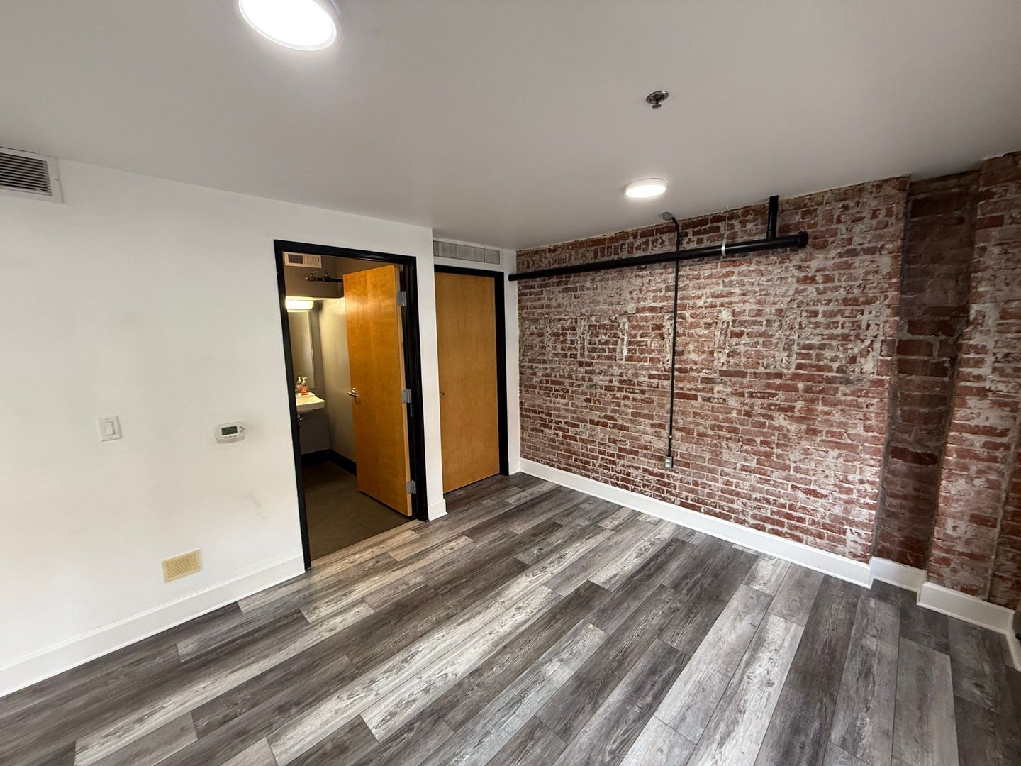 Office Space for Rent, Lease Terms Negotiable, Call to Schedule a VIEWING, AVAILABLE NOW! property image