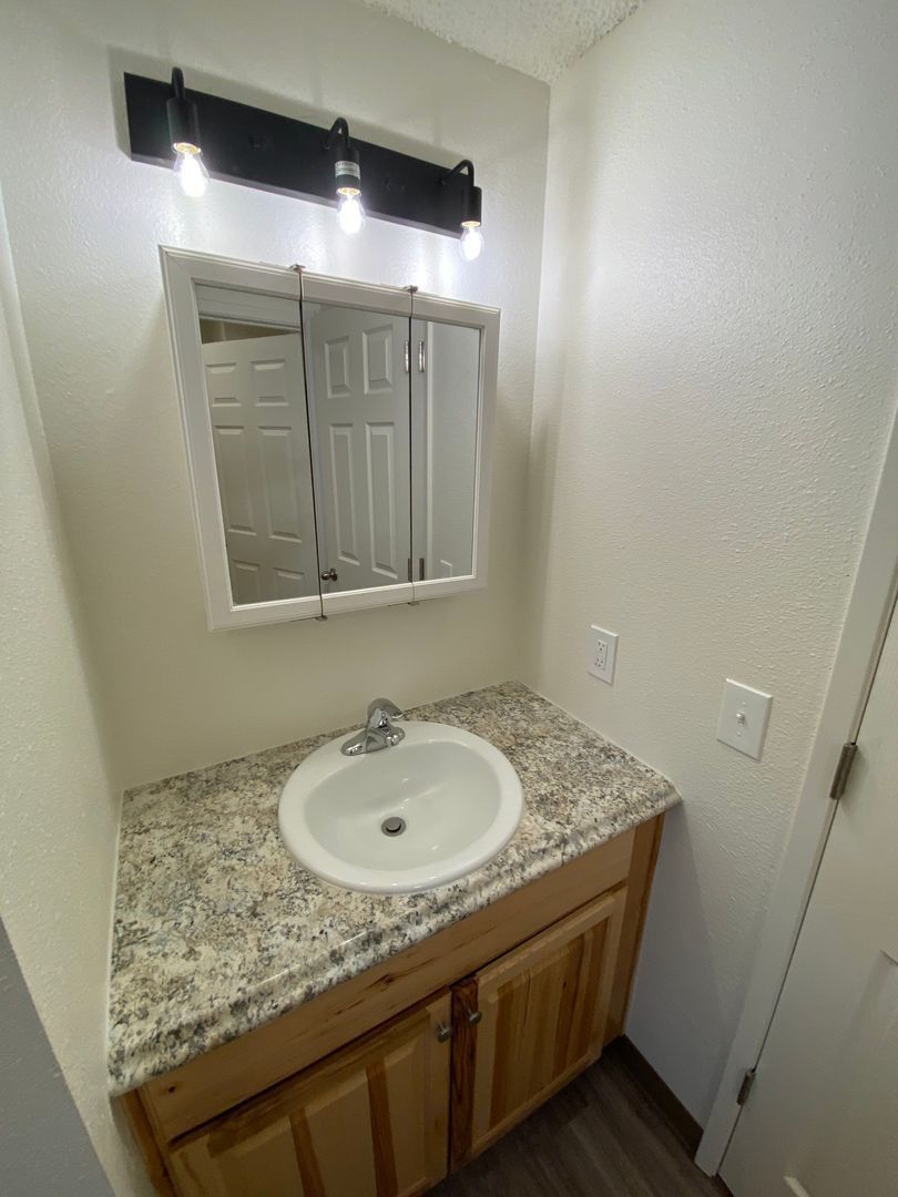 Corvallis 2 Bed, 1 Bath, 1st Floor Unit, $125 Flat Fee for ALL Utilities, COMING SOON! property image