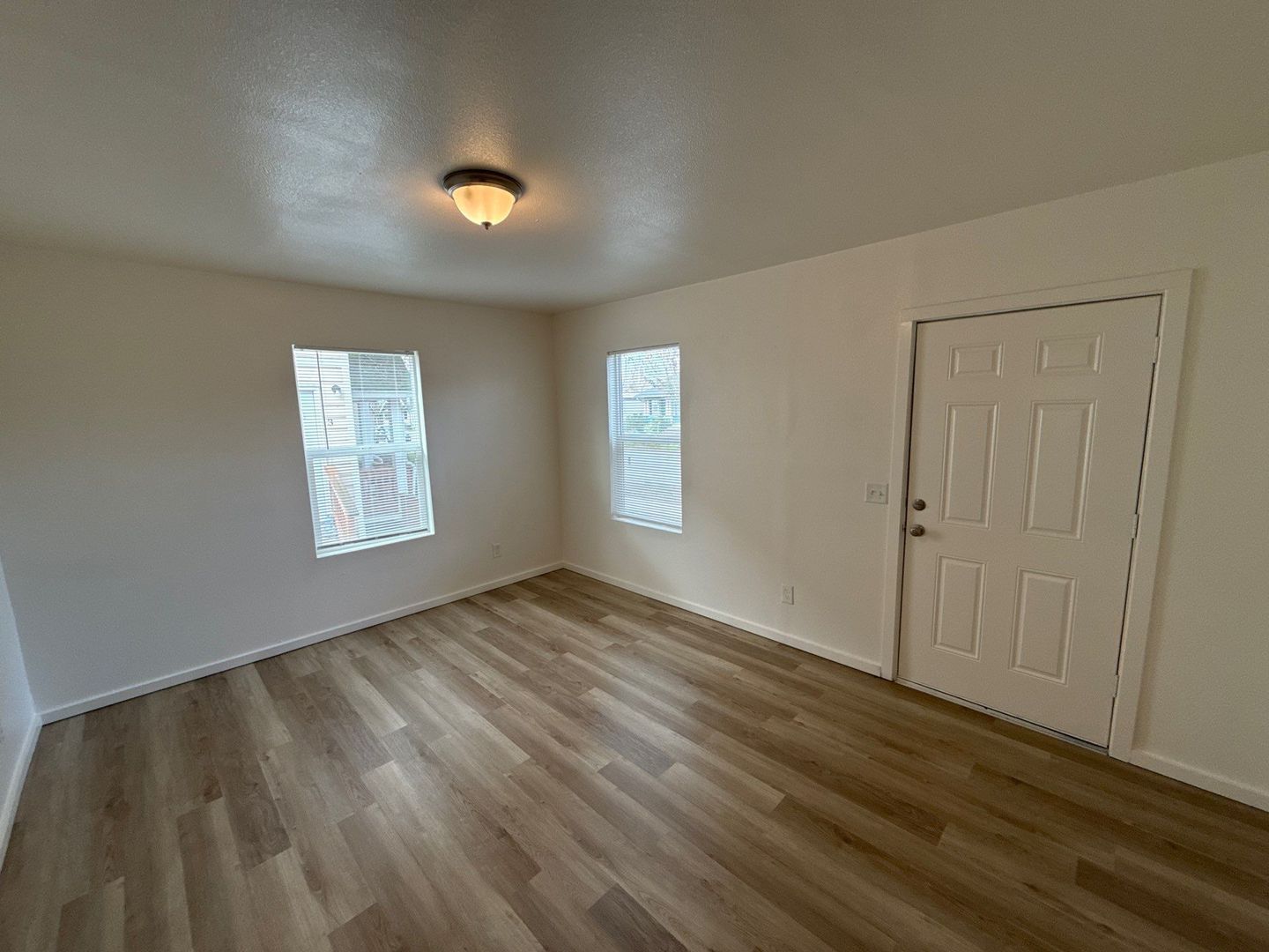 Cozy 3 Bed + Bonus Room, 1 Bath 2-Story Home in NE Salem | AVAILABLE NOW! property image