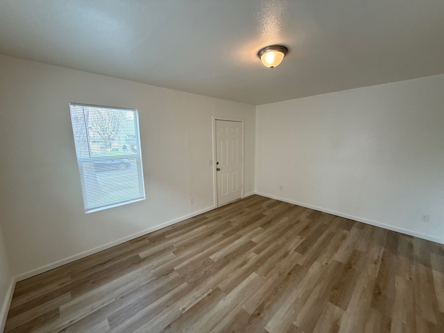 Cozy 3 Bed + Bonus Room, 1 Bath 2-Story Home in NE Salem | AVAILABLE NOW! property image