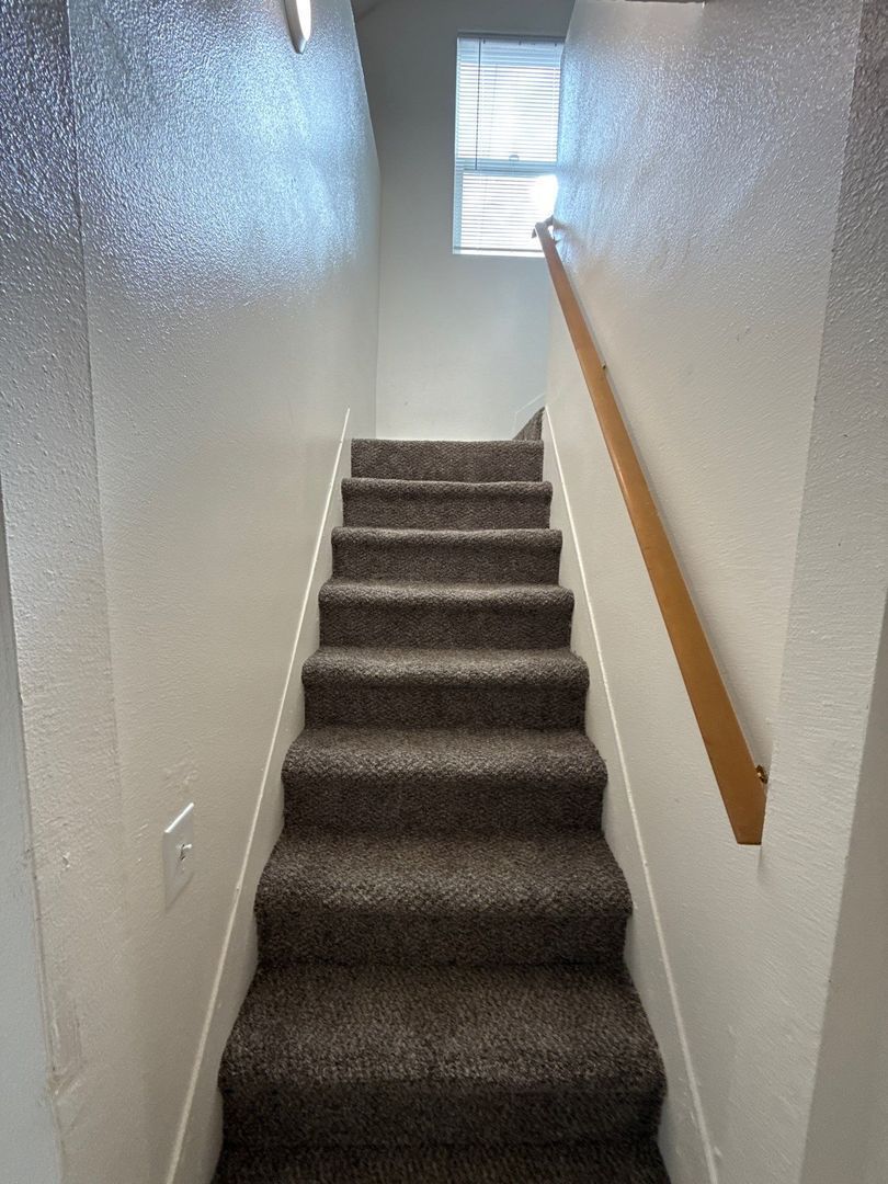 Cozy 3 Bed + Bonus Room, 1 Bath 2-Story Home in NE Salem | AVAILABLE NOW! property image