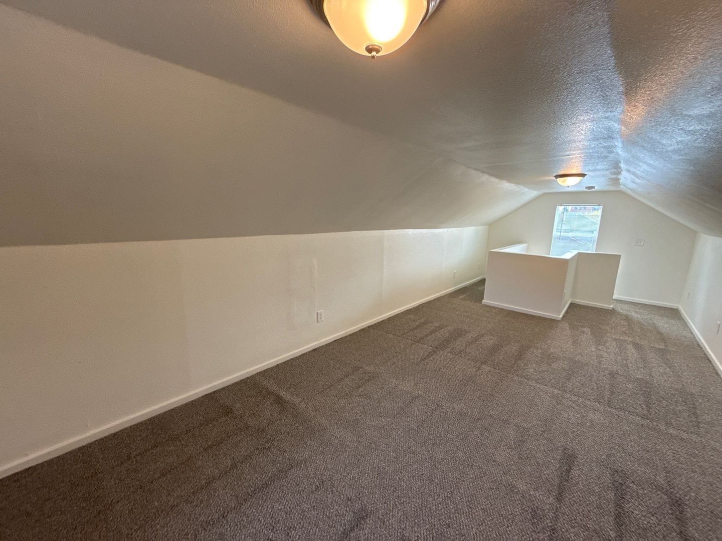 Cozy 3 Bed + Bonus Room, 1 Bath 2-Story Home in NE Salem | AVAILABLE NOW! property image