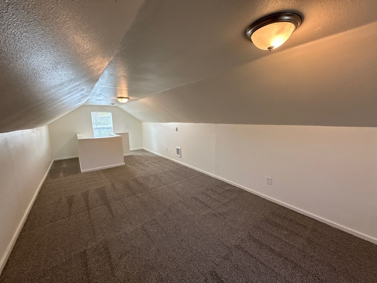 Cozy 3 Bed + Bonus Room, 1 Bath 2-Story Home in NE Salem | AVAILABLE NOW! property image