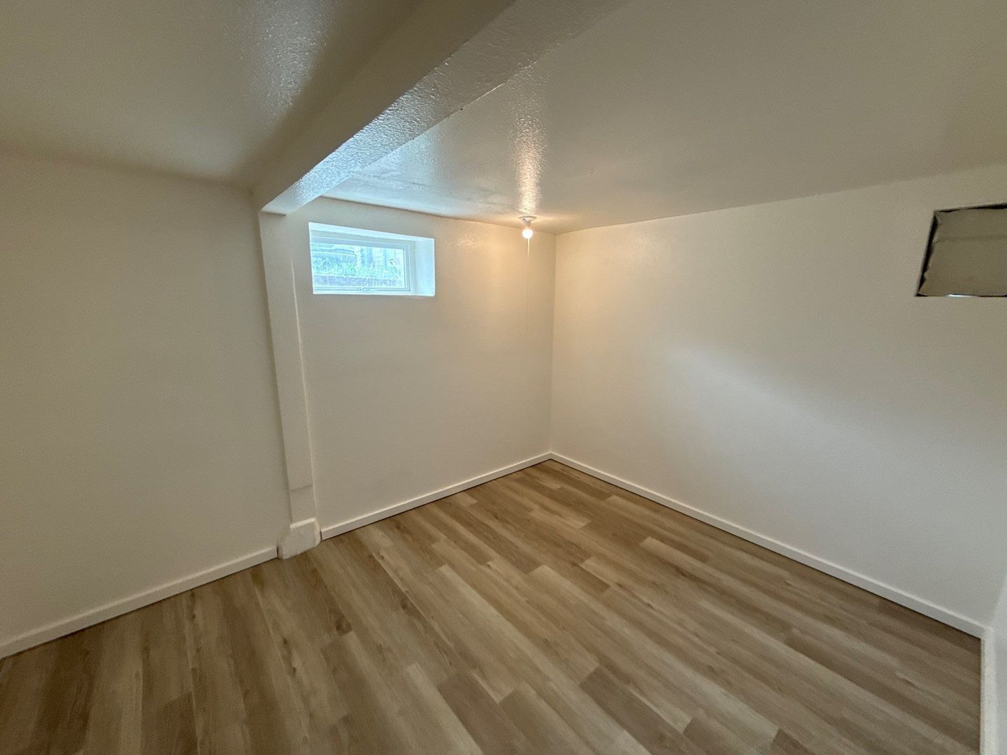 Cozy 3 Bed + Bonus Room, 1 Bath 2-Story Home in NE Salem | AVAILABLE NOW! property image