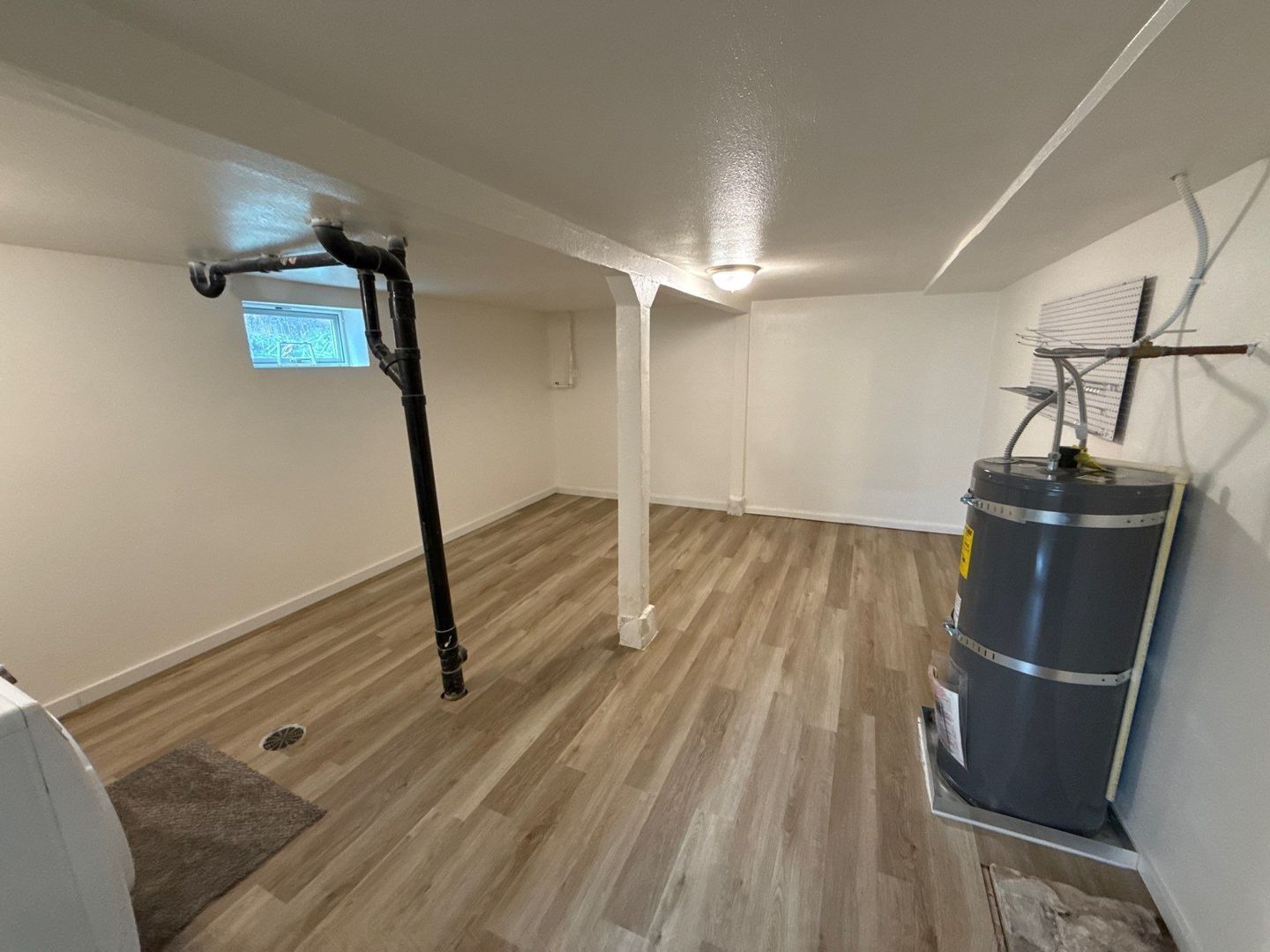 Cozy 3 Bed + Bonus Room, 1 Bath 2-Story Home in NE Salem | AVAILABLE NOW! property image